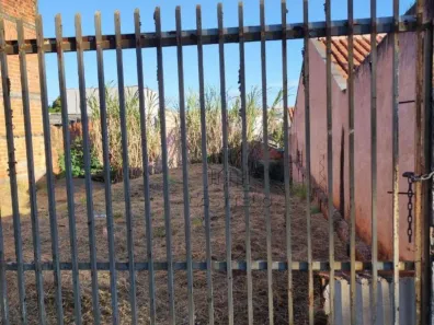 Lote/Terreno à venda, 253m² no Conjunto Parigot de Souza 3, Londrina
