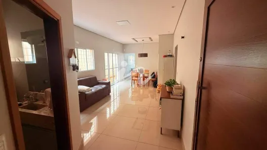 Casa com 3 Quartos à venda, 160m² no Jardim Inconfidência, Uberlândia