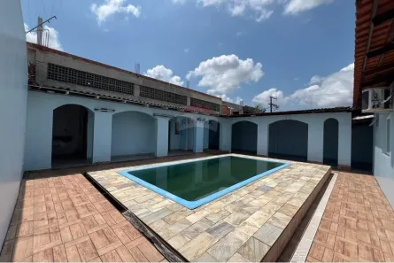 Casa com 4 Quartos à venda, 330m² no Parque 10 de Novembro, Manaus