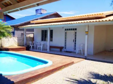 Casa com 3 Quartos para alugar, 150m² no Praia do Estaleiro, Balneário Camboriú