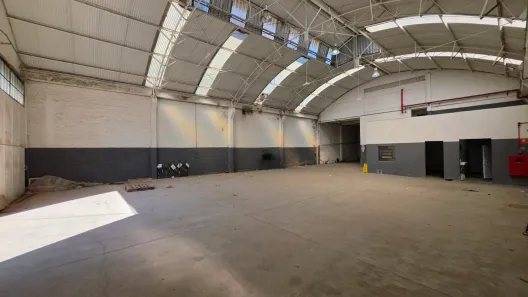 Galpão/Depósito/Armazém para alugar, 1350m² no Campestre, Santo André