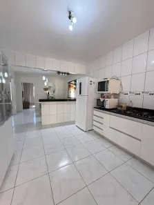 Casa com 3 Quartos à venda, 230m² no Residencial Village Garavelo, Aparecida de Goiânia
