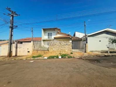 Sobrado com 4 Quartos para alugar, 247m² no Setor 4, Ibiporã