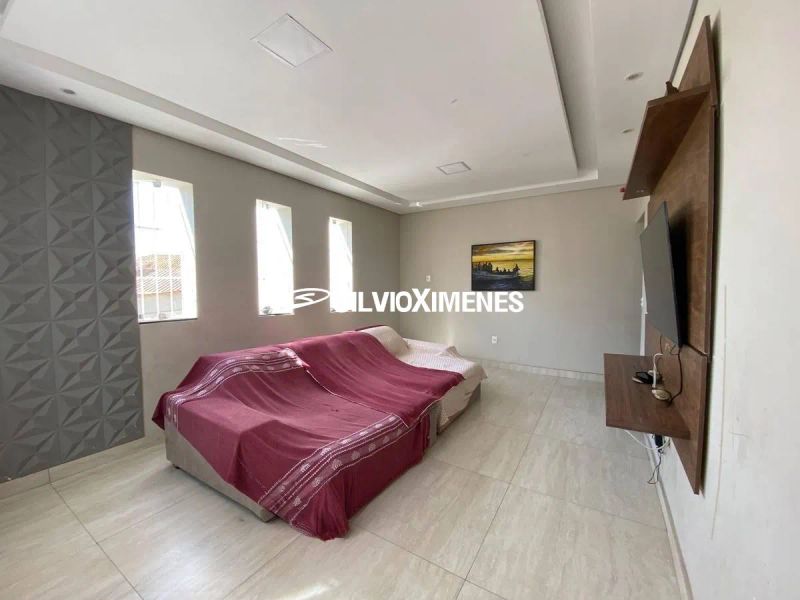 Casa com 3 quartos — Planalto, Belo Horizonte