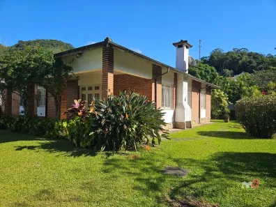 Casa com 5 Quartos para alugar, 500m² no Bingen, Petrópolis