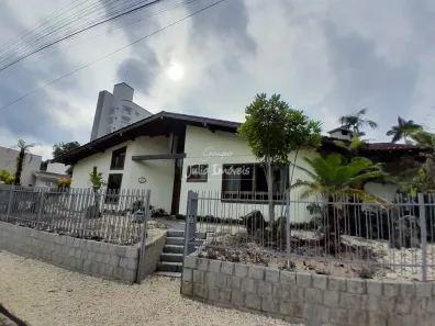 Casa com 5 Quartos para alugar, 465m² no Centro I, Brusque
