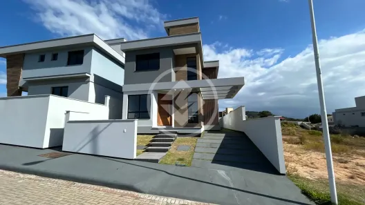 Sobrado com 4 Quartos à venda, 200m² no Rio Tavares, Florianópolis