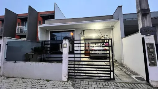 Casa com 3 Quartos para alugar, 81m² no Volta Grande, Brusque