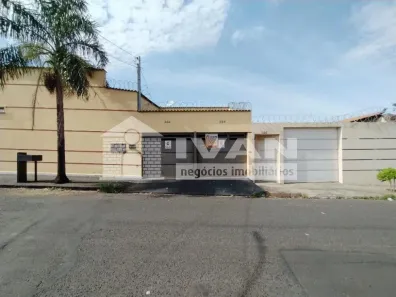 Casa com 1 Quarto para alugar, 70m² no Custódio Pereira, Uberlândia