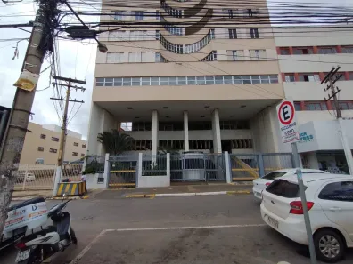 Apartamento com 3 Quartos para alugar, 160m² no Centro, Anápolis