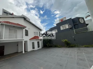 Casa com 3 Quartos para alugar, 250m² no Parque Jardim Europa, Bauru