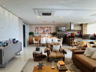 Apartamento com 4 Quartos à venda, 243m² no Enseada do Suá, Vitória