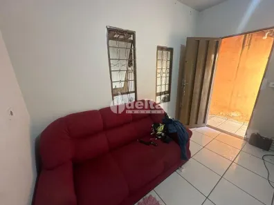Lote/Terreno com 1 Quarto à venda, 300m² no Pampulha, Uberlândia