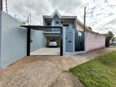Sobrado com 3 Quartos para alugar, 125m² no Jardim Dias I, Maringá