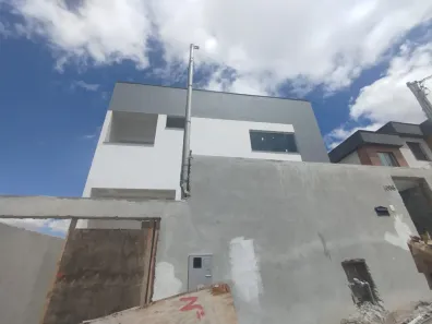 Casa com 2 Quartos à venda, 75m² no Centro, Contagem