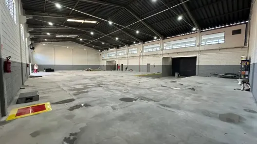 Galpão/Depósito/Armazém para alugar, 1600m² no Jardim São Vicente, São José dos Campos