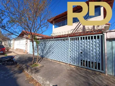 Casa com 3 Quartos à venda, 315m² no Esplanada, Belo Horizonte