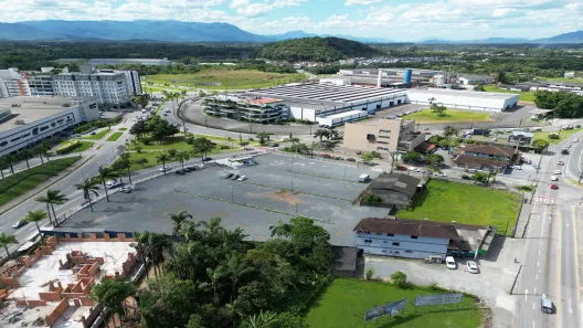 Lote/Terreno à venda, 8000m² no Zona Industrial Norte, Joinville