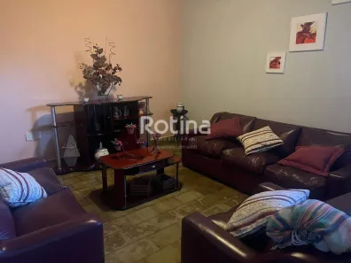 Casa com 3 Quartos à venda, 230m² no Custódio Pereira, Uberlândia