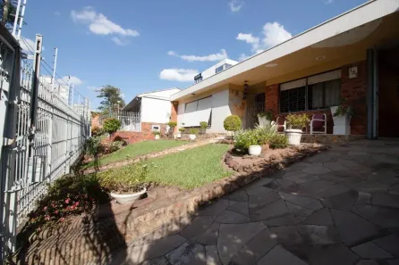 Casa com 3 Quartos à venda, 385m² no Jardim Lindóia, Porto Alegre