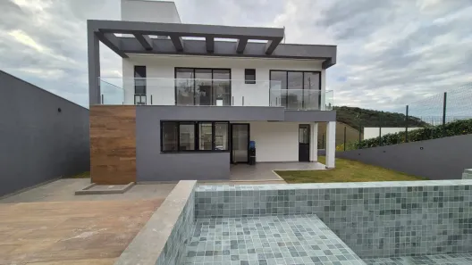 Casa de Condomínio com 4 Quartos à venda, 350m² no São Pedro, Juiz de Fora
