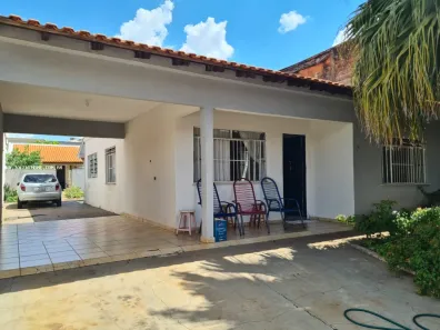 Casa com 4 Quartos à venda, 160m² no Brasília, Londrina