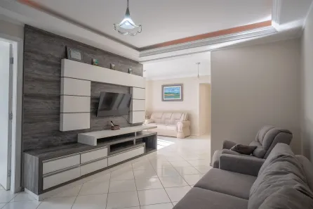 Apartamento com 4 Quartos para alugar, 115m² no Meia Praia, Itapema