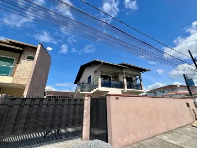 Sobrado com 5 Quartos à venda, 200m² no Iririú, Joinville