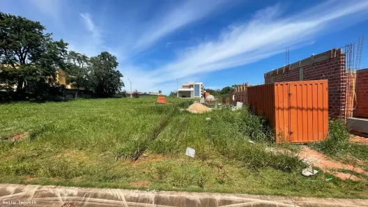 à venda, 300m² no Residencial Veneza, Regente Feijó
