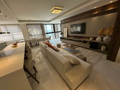Apartamento com 3 Quartos para alugar, 156m² no Centro, Balneário Camboriú