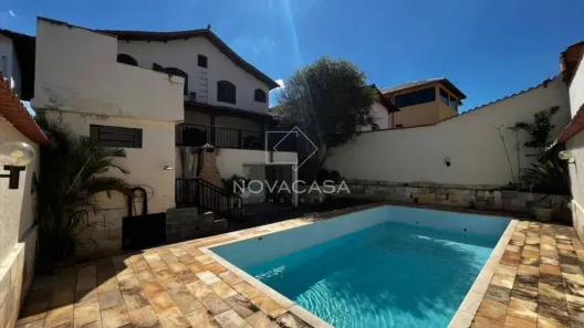 Casa com 2 Quartos para alugar, 200m² no Planalto, Belo Horizonte