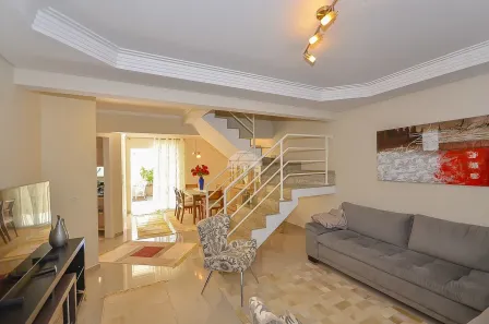 Sobrado com 5 Quartos à venda, 223m² no Mercês, Curitiba