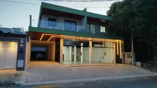 Ponto Comercial para alugar, 95m² no Colinas, Rio das Ostras
