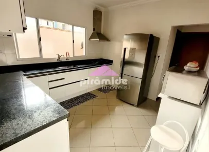 Casa com 4 Quartos à venda, 215m² no Residencial União, São José dos Campos