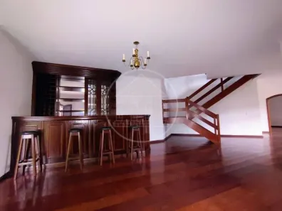 Sobrado com 5 Quartos para alugar, 500m² no Interlagos, São Paulo