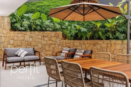 Sobrado com 3 Quartos à venda, 311m² no América, Joinville