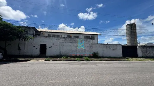 Galpão/Depósito/Armazém para venda ou aluguel, 400m² no Autódromo, Eusébio