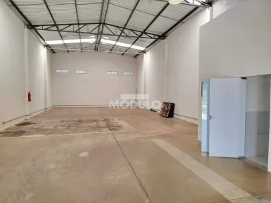 Galpão/Depósito/Armazém para alugar, 250m² no Santa Rosa, Uberlândia