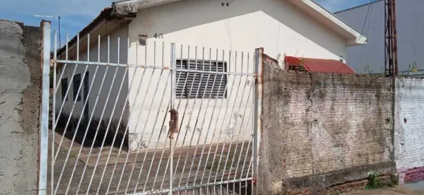 Casa com 2 Quartos à venda, 108m² no Jardim Roberto Selmi Dei, Araraquara