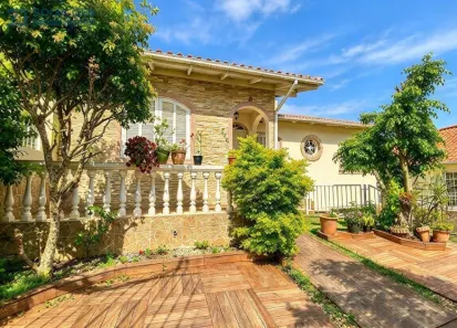 Casa com 4 Quartos para alugar, 300m² no Capoeiras, Florianópolis