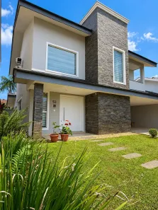Sobrado com 3 Quartos à venda, 240m² no Costa e Silva, Joinville