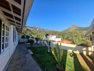Casa de Condomínio com 3 Quartos à venda, 189m² no Cascatinha, Nova Friburgo
