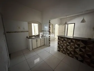Casa com 2 Quartos para alugar, 90m² no Carmelo, Montes Claros
