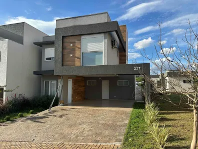 Casa de Condomínio com 3 Quartos à venda, 230m² no Colônia Dona Luíza, Ponta Grossa