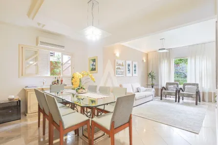 Sobrado com 5 Quartos à venda, 256m² no Santo Antônio, Joinville