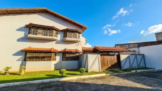 Casa de Condomínio com 3 Quartos para alugar, 200m² no Jardim Vitória, Suzano