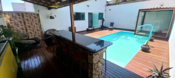 Casa com 3 Quartos para alugar, 360m² no Santa Helena, Contagem