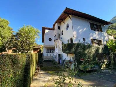 Casa com 6 Quartos à venda, 250m² no Quarteirão Brasileiro, Petrópolis