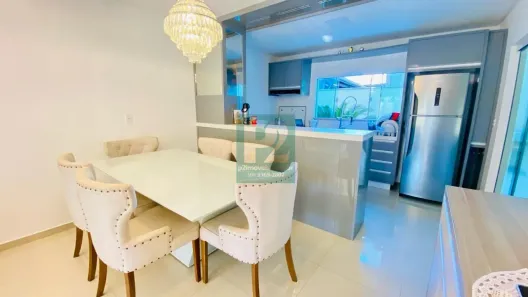 Sobrado com 3 Quartos à venda, 129m² no José Amândio, Bombinhas