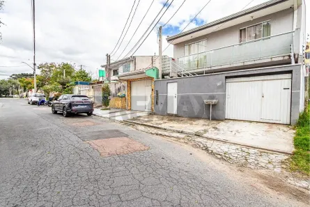 Casa com 7 Quartos para alugar, 195m² no Uberaba, Curitiba